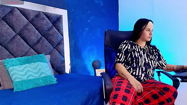 aidanaandvictoria online show from April 10, 2026, 1:05 pm