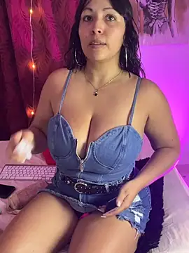 karlyprintt online show from May 15, 2026, 2:02 pm