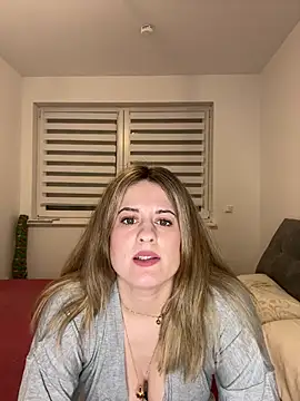 Snapshot of Mina_Foxx chatting on March 15, 2026, 7:20 pm Mina Foxx online show from March 15, 2026, 7:20 pm