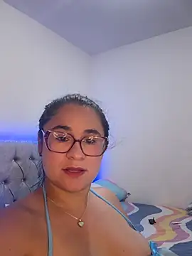 estrellajunior online show from April 4, 2026, 1:48 am