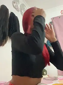 Snapshot of Lucy-Sweet22 chatting on April 7, 2026, 3:29 am Lucy-Sweet22 online show from April 7, 2026, 3:29 am