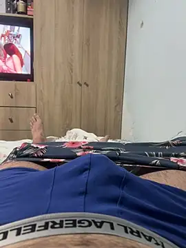 tommyxxx2026 online show from July 8, 2026, 12:42 pm