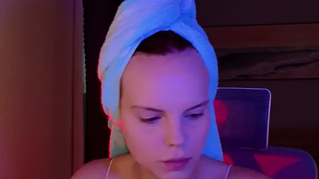 mollybossy online show from April 26, 2026, 12:19 am