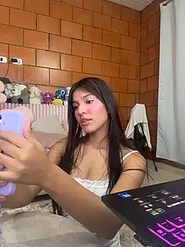 xayah cute online show from May 21, 2026, 5:36 am