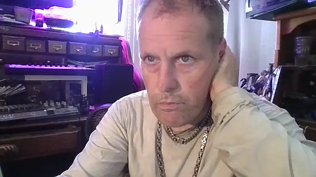 strokingjoe14585 online show from April 23, 2026, 6:54 pm