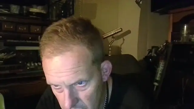 strokingjoe14585 online show from April 24, 2026, 8:17 am