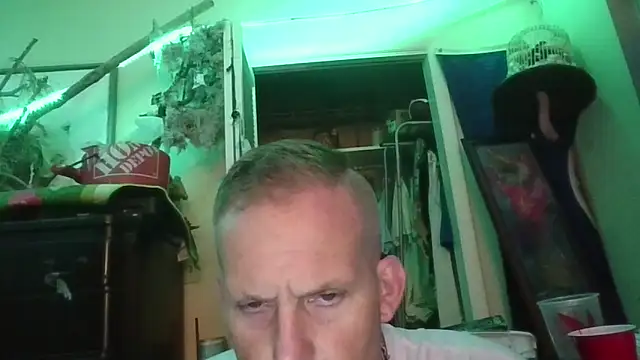 strokingjoe14585 online show from June 13, 2026, 3:59 am