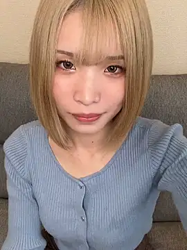 una2001 online show from April 24, 2026, 1:30 am