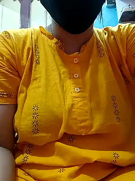 tulidas96778 online show from April 6, 2026, 2:42 am