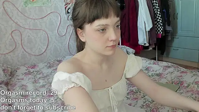 RileyNymph online show from May 7, 2026, 3:56 am