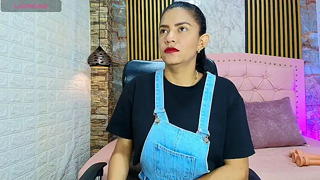 AishaCambell  online show from April 24, 2026, 9:56 am