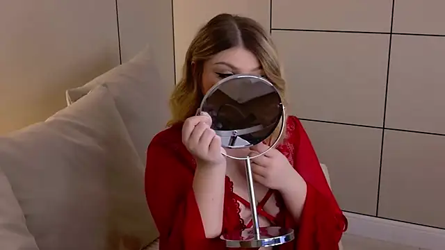 WendyPage online show from April 19, 2026, 7:05 pm