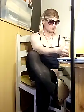 Snapshot of stephie83 chatting on March 23, 2026, 4:44 pm stephie83 online show from March 23, 2026, 4:44 pm