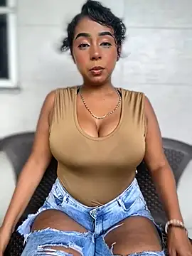 Snapshot of SamaraDesire chatting on May 1, 2026, 8:24 pm SamaraDesire online show from May 1, 2026, 8:24 pm
