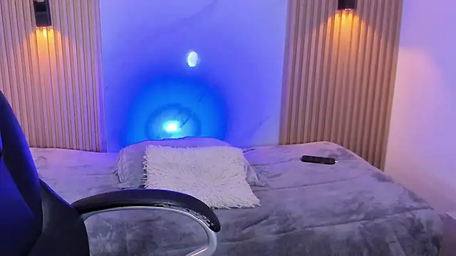 Liam Dustin online show from June 26, 2026, 3:00 am