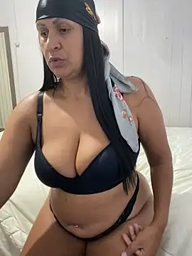 lactante2026 online show from April 14, 2026, 1:00 am