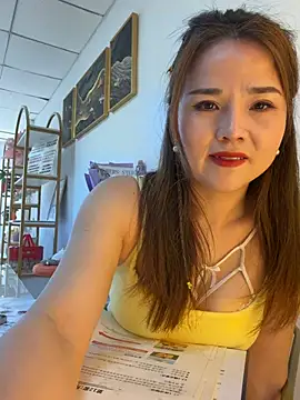 Xiaoxiao-y online show from March 18, 2026, 6:38 am