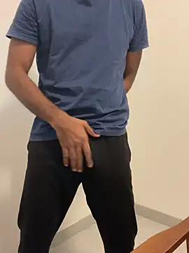 Snapshot of xreoz1245 chatting on March 17, 2026, 11:41 pm xreoz1245 online show from March 17, 2026, 11:41 pm