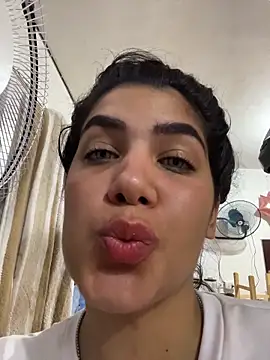 Snapshot of Hopeluna chatting on March 19, 2026, 7:34 am Hopeluna online show from March 19, 2026, 7:34 am