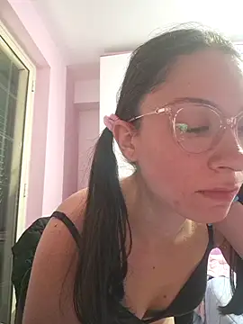 Vivianamado online show from March 14, 2026, 2:33 pm