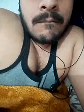 Decentlover67 online show from April 6, 2026, 3:35 pm