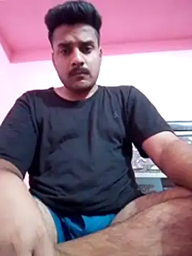 Decentlover67 online show from May 16, 2026, 3:33 pm