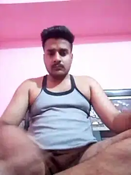 Decentlover67 online show from May 18, 2026, 5:08 pm