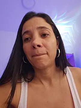 miaeyex online show from June 3, 2026, 2:33 pm