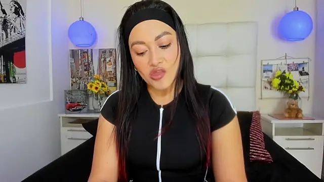Tatiana24  online show from April 17, 2026, 9:29 pm