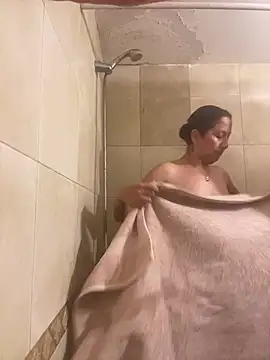 Snapshot of Yes_2102 chatting on March 15, 2026, 12:55 pm Yes 2102 online show from March 15, 2026, 12:55 pm