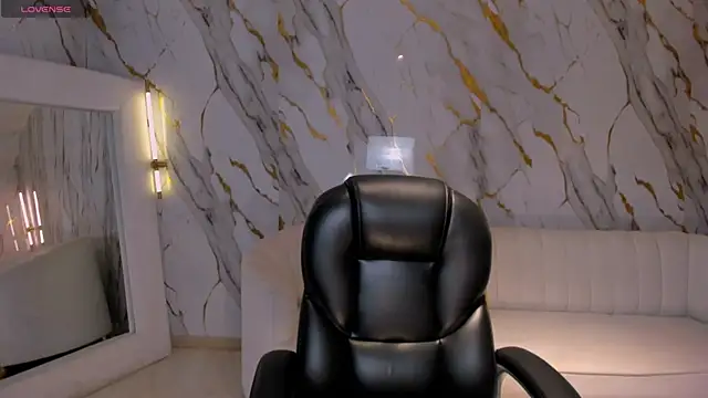 Snapshot of AntonellaDimeo chatting on June 20, 2026, 4:59 am AntonellaDimeo online show from June 20, 2026, 4:59 am