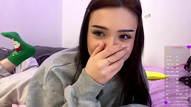 Snapshot of BeckyAurielle chatting on April 10, 2026, 2:33 pm BeckyAurielle online show from April 10, 2026, 2:33 pm
