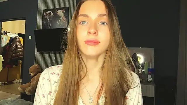 Veluxe online show from April 28, 2026, 5:07 pm