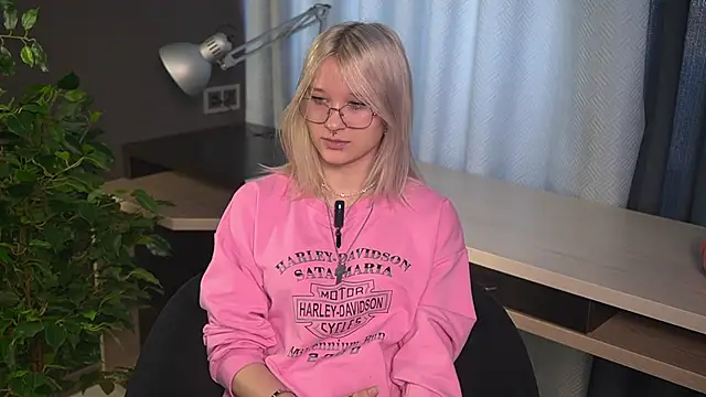 DinaSporn online show from March 17, 2026, 8:28 am