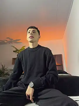 SebastianReed  online show from May 21, 2026, 2:40 am