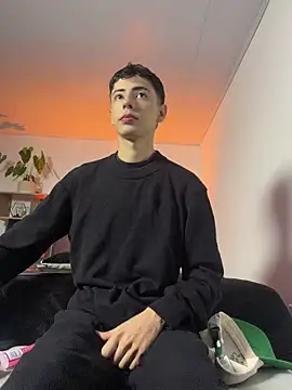 SebastianReed  online show from May 27, 2026, 3:47 am
