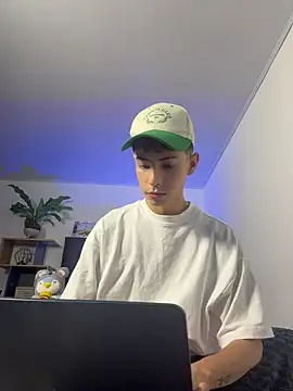 SebastianReed  online show from June 30, 2026, 3:07 am