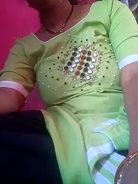 Snapshot of Mona_ji32 chatting on April 13, 2026, 9:59 am Mona ji32 online show from April 13, 2026, 9:59 am