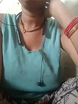 Snapshot of Mona_ji32 chatting on April 18, 2026, 8:51 am Mona ji32 online show from April 18, 2026, 8:51 am