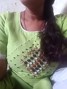 Snapshot of Mona_ji32 chatting on May 2, 2026, 9:25 am Mona ji32 online show from May 2, 2026, 9:25 am