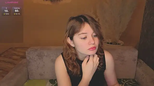 Snapshot of ElizabethRedWings chatting on May 20, 2026, 2:40 am ElizabethRedWings online show from May 20, 2026, 2:40 am