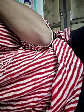 Snapshot of model_seela chatting on May 7, 2026, 6:08 am model seela online show from May 7, 2026, 6:08 am