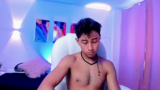 Vezzx online show from May 12, 2026, 6:38 pm