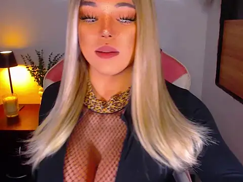 Snapshot of Zandralopez chatting on March 28, 2026, 3:11 pm Zandralopez online show from March 28, 2026, 3:11 pm