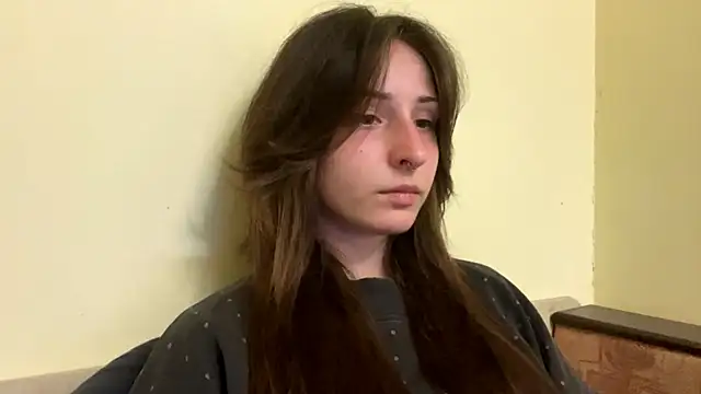 sakuraabloom7 online show from April 21, 2026, 5:39 pm