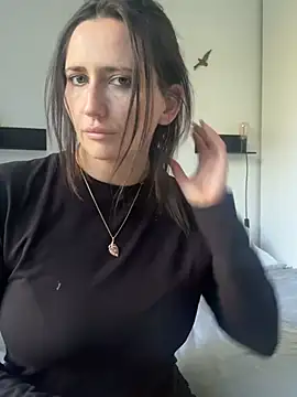Siren  xxx online show from May 2, 2026, 3:06 pm