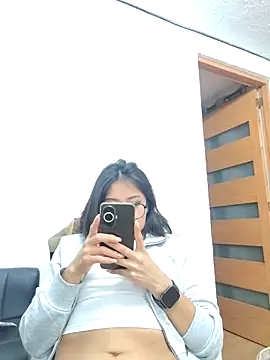 nanybb24 online show from April 4, 2026, 7:28 am