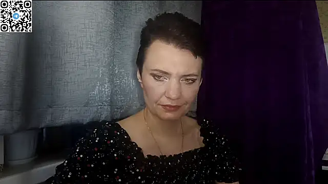 HotMamaQueen234 online show from May 16, 2026, 7:34 pm