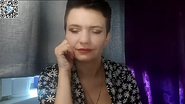 HotMamaQueen234 online show from May 23, 2026, 10:30 am