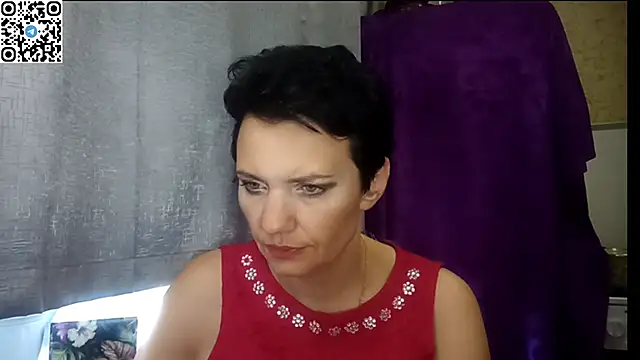 HotMamaQueen234 online show from June 17, 2026, 11:45 am